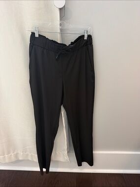 Women’s Black Drawstring Ruffed Band Pants